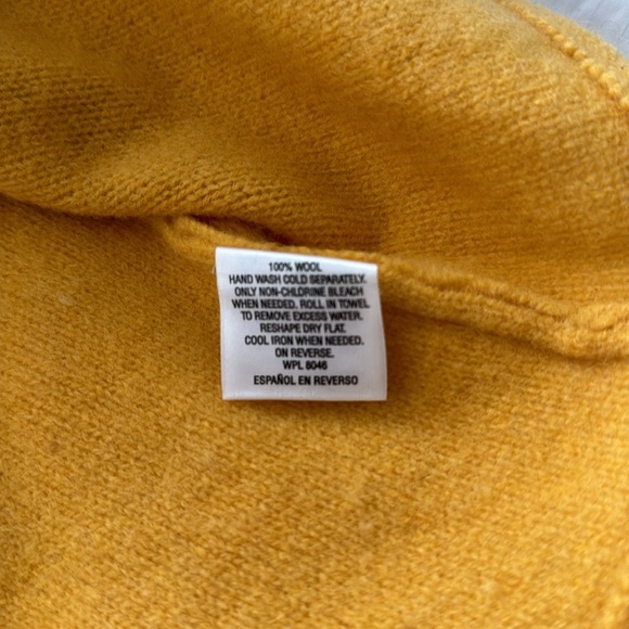 Beautiful snap shawl like sweater with snap closure. - Picture 4 of 8